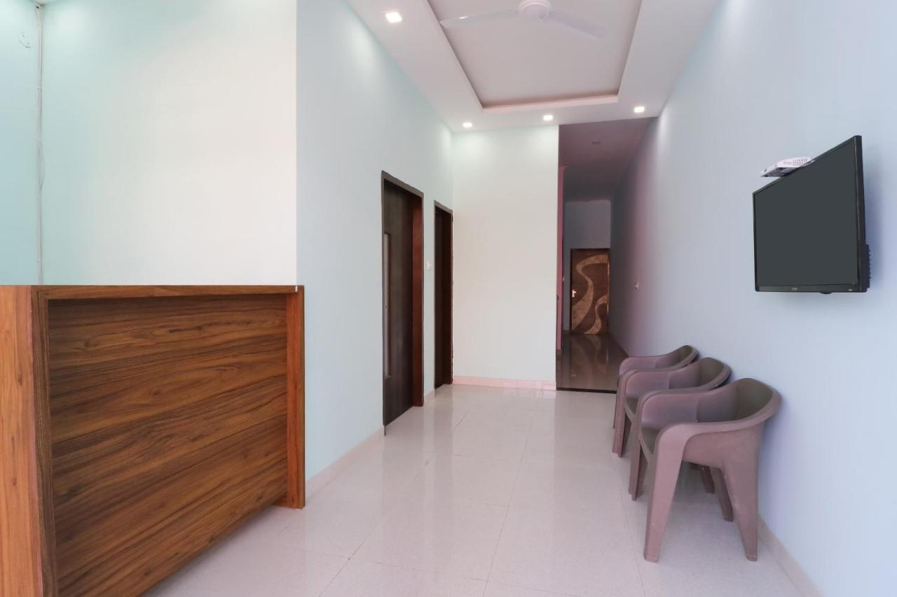 Oyo 64004 Hotel Kartar Zirakpur Exterior photo